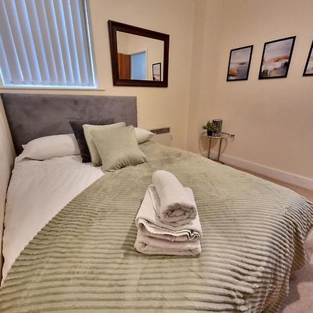 2 Bedroom - City Centre Location - Perfect For Family'S Bradford  Bagian luar foto